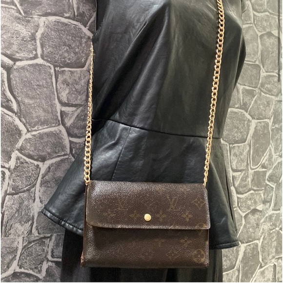 Louis Vuitton Monogram Wallet - Authentic - Picture 3 of 16